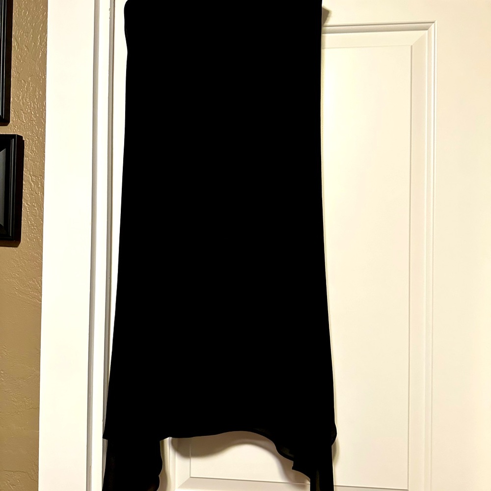 This is a darling black MSK Maxi Skirt!